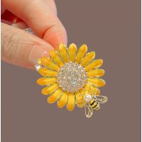XSB276 - Elegant Sunflower Brooch